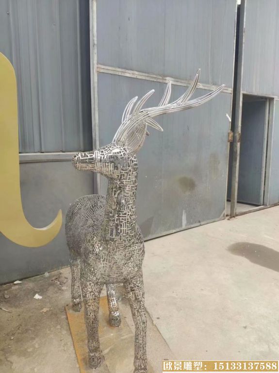 不锈钢镂空梅花鹿雕塑 镂空鹿图片 镂空鹿造型 